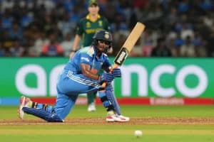 India Women vs South Africa Women Final 2025: भारत ने साउथ अफ्रीका को दिया 299 रन का लक्ष्य, शेफाली और दीप्ति की चमक से बढ़ा स्कोर