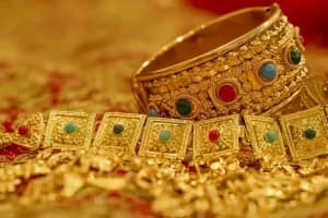 Gold Price Today: साल के पहले दिन सोने के भाव में गिरावट