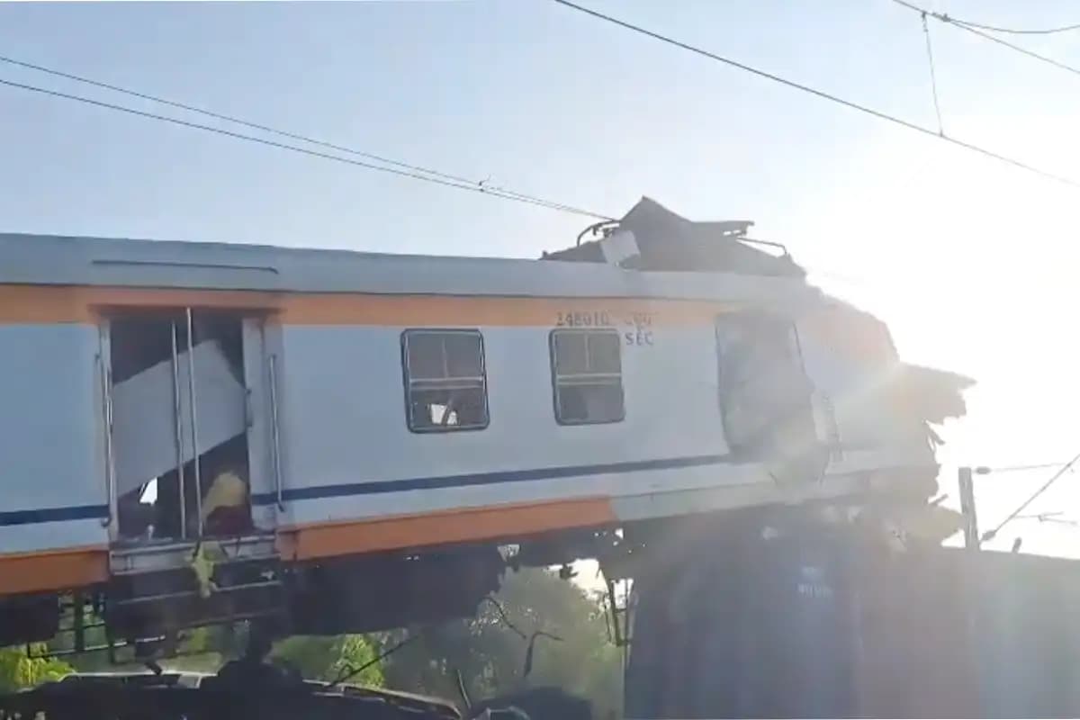 Bilaspur Train Accident: मालगाड़ी पर चढ़ी पैसेंजर ट्रेन, छह यात्रियों की दर्दनाक मौत, जांच में जुटे अधिकारी