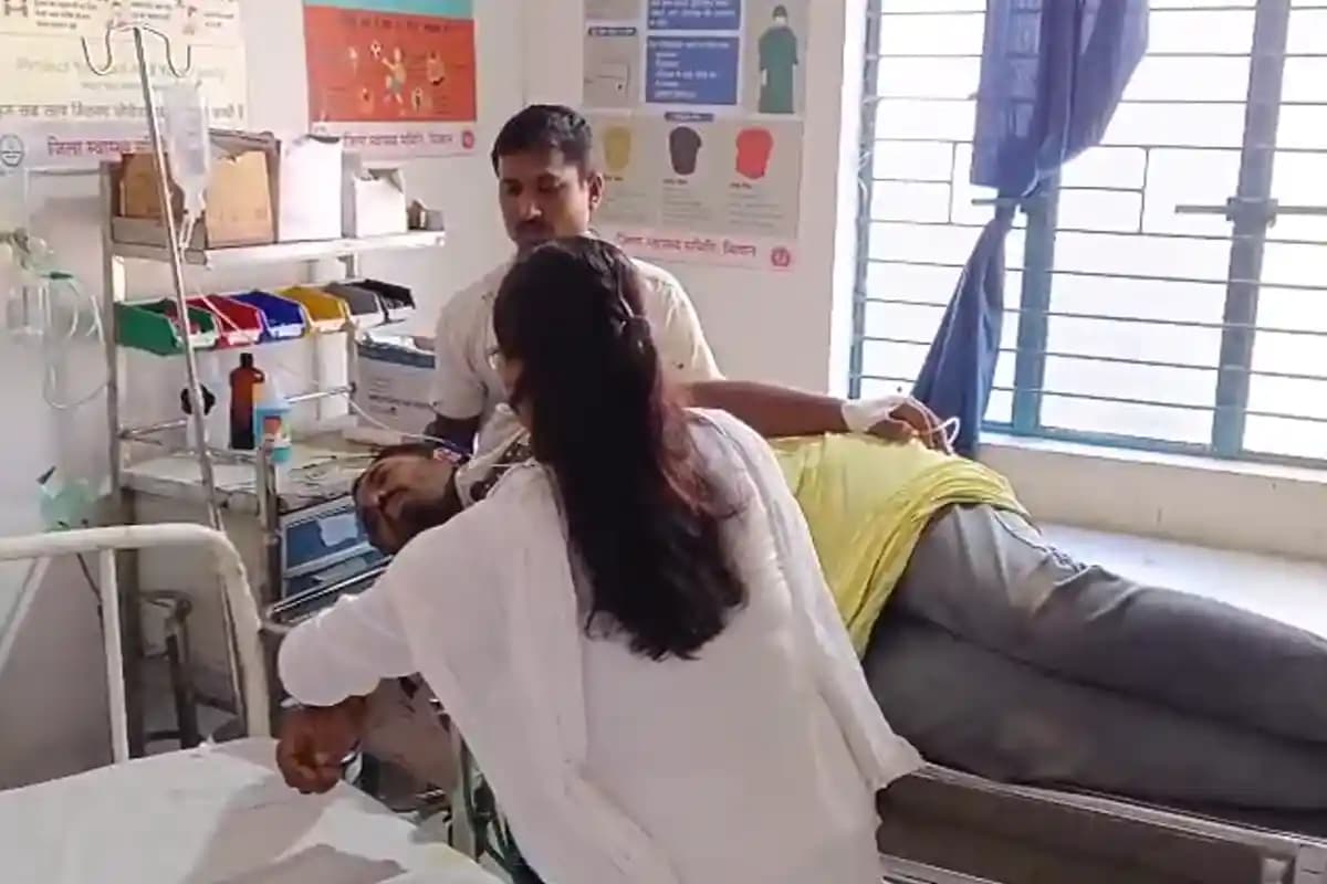 Bihar Election Violence: दरौंदा में चुनावी रंजिश से दो गुटों में हिंसक झड़प, एक युवक गंभीर रूप से घायल