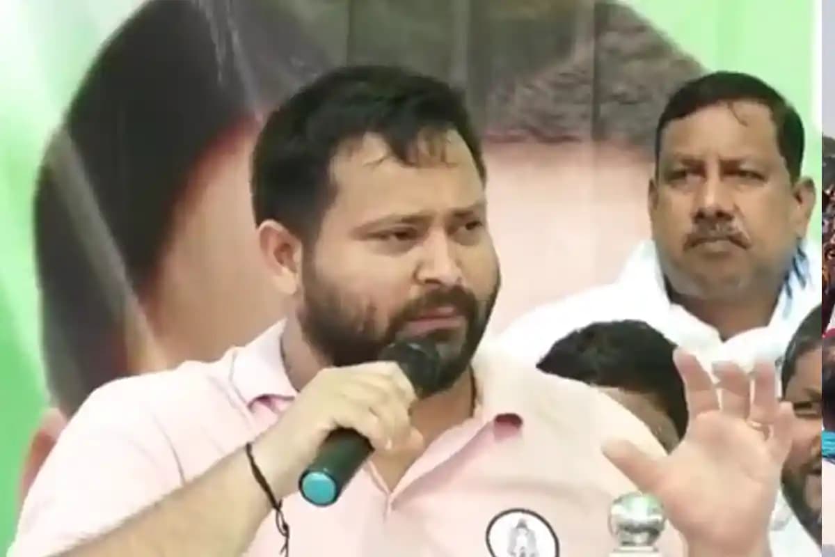 Tejashwi Yadav: अररिया में तेजस्वी यादव की ताबड़तोड़ सभाएं, कहा– “मेरे एक हेलीकॉप्टर के पीछे मोदी ने लगाए 30 हेलीकॉप्टर, जनता रहे वोट चोर से सावधान”