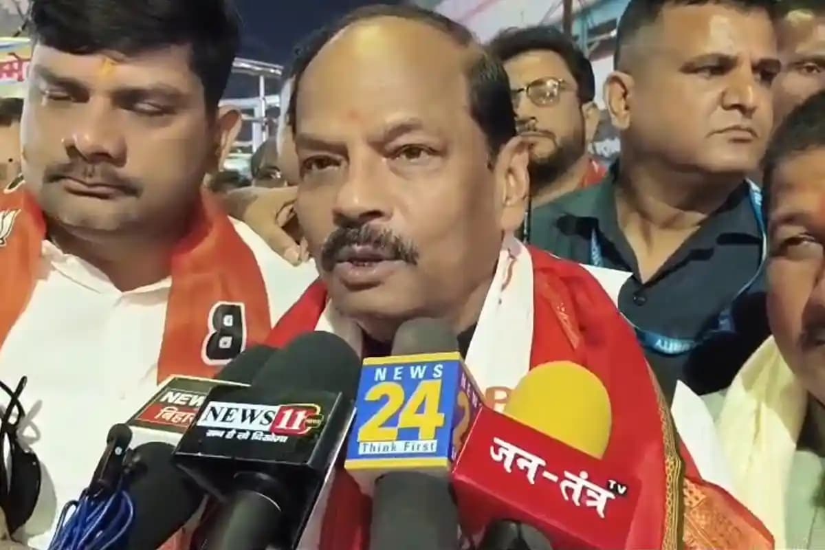 Raghuvar Das: पूर्व मुख्यमंत्री ने रोहित पाण्डेय के समर्थन में किया जनसंपर्क, जनता से भाजपा को जिताने की अपील