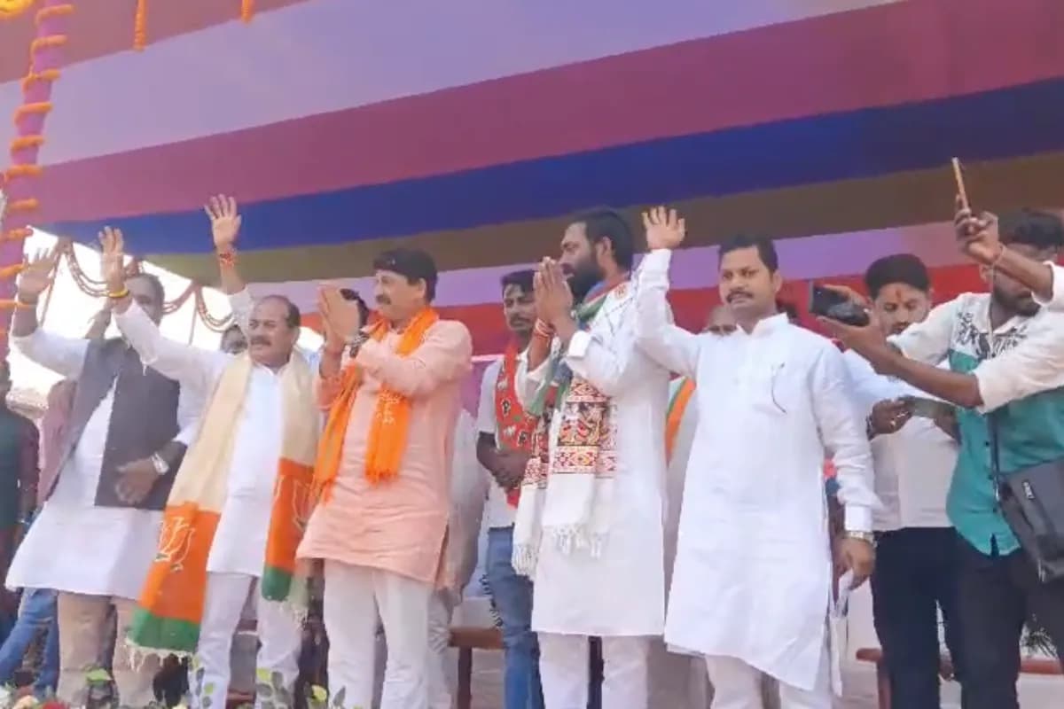 Manoj Tiwari Bhagalpur Election: लैलक में मनोज तिवारी का भोजपुरी जलवा, मिथुन कुमार के समर्थन में गाकर किया प्रचार