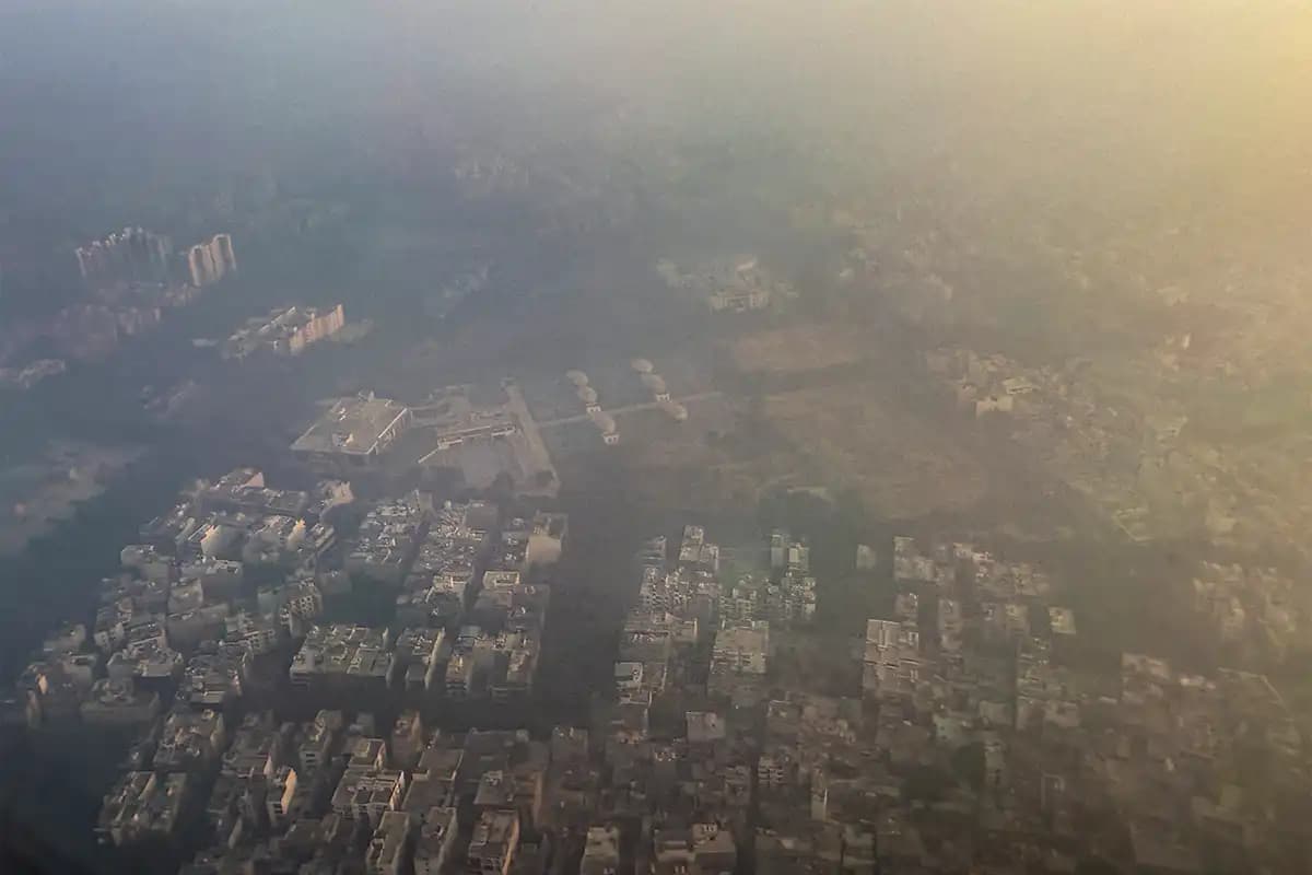 Delhi AQI: दिल्ली में वायु गुणवत्ता 346 तक पहुंची, पराली जलाने पर बवाल, भाजपा-आप में आरोपों की जंग