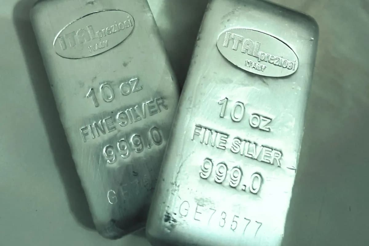 Silver Price Today: चांदी के भाव में जबरदस्त गिरावट, लगातार दूसरे दिन गिरे भाव