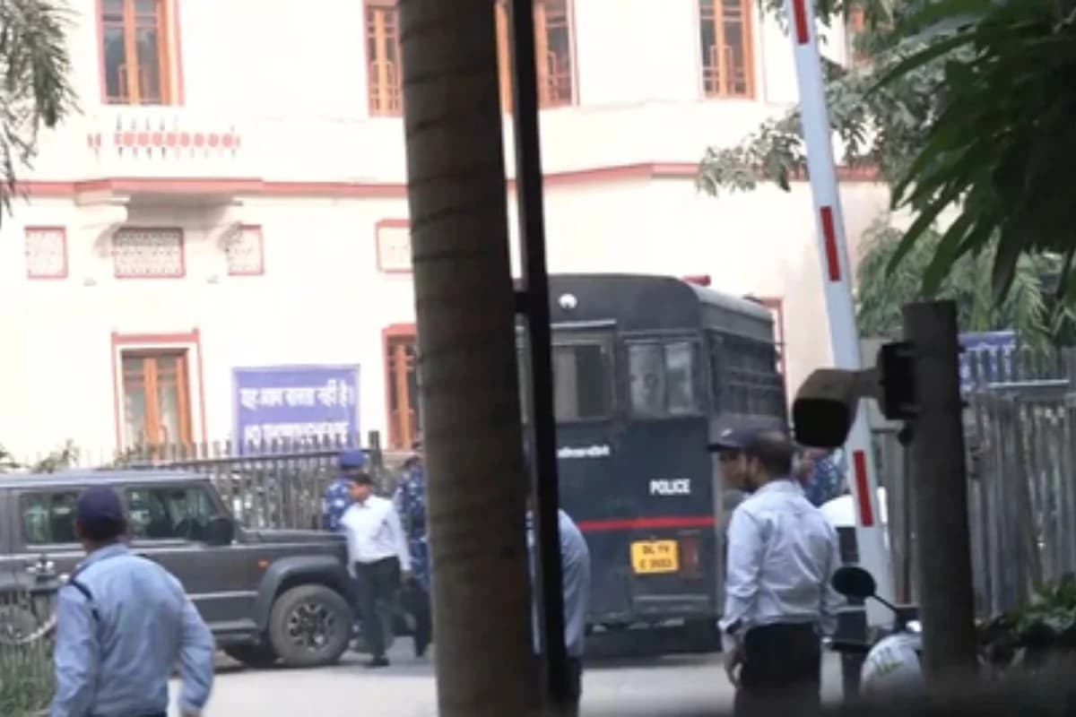 दिल्ली विस्फोट मामले में एनआईए ने उमर के सहयोगी जासिर बिलाल वानी को अदालत में किया प्रस्तुत