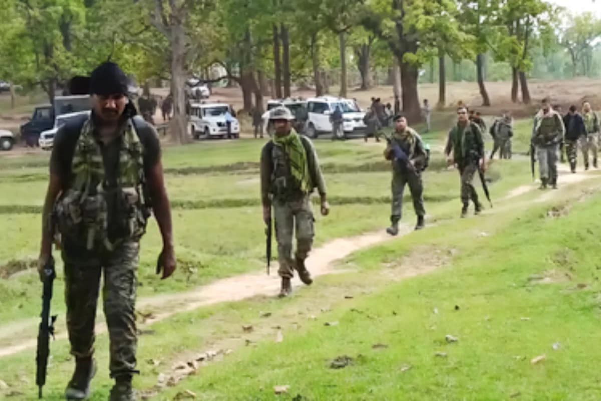आंध्र प्रदेश में माओवादियों के खिलाफ बड़ी कार्रवाई: दो दिन में 12 नक्सली ढेर, 50 गिरफ्तार