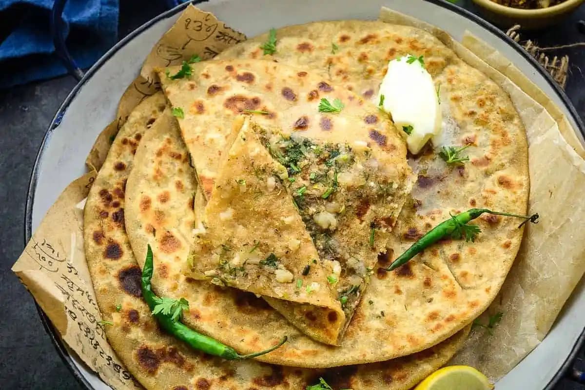 सर्दियों में लोकप्रिय हुआ ब्रोकली पराठा, घर पर ऐसे बनाएं स्वाद और सेहत से भरपूर पकवान