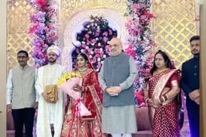 Amit Shah: भाजपा टाइपिस्ट की बेटी की शादी में गृहमंत्री की मौजूदगी से खूब चर्चा