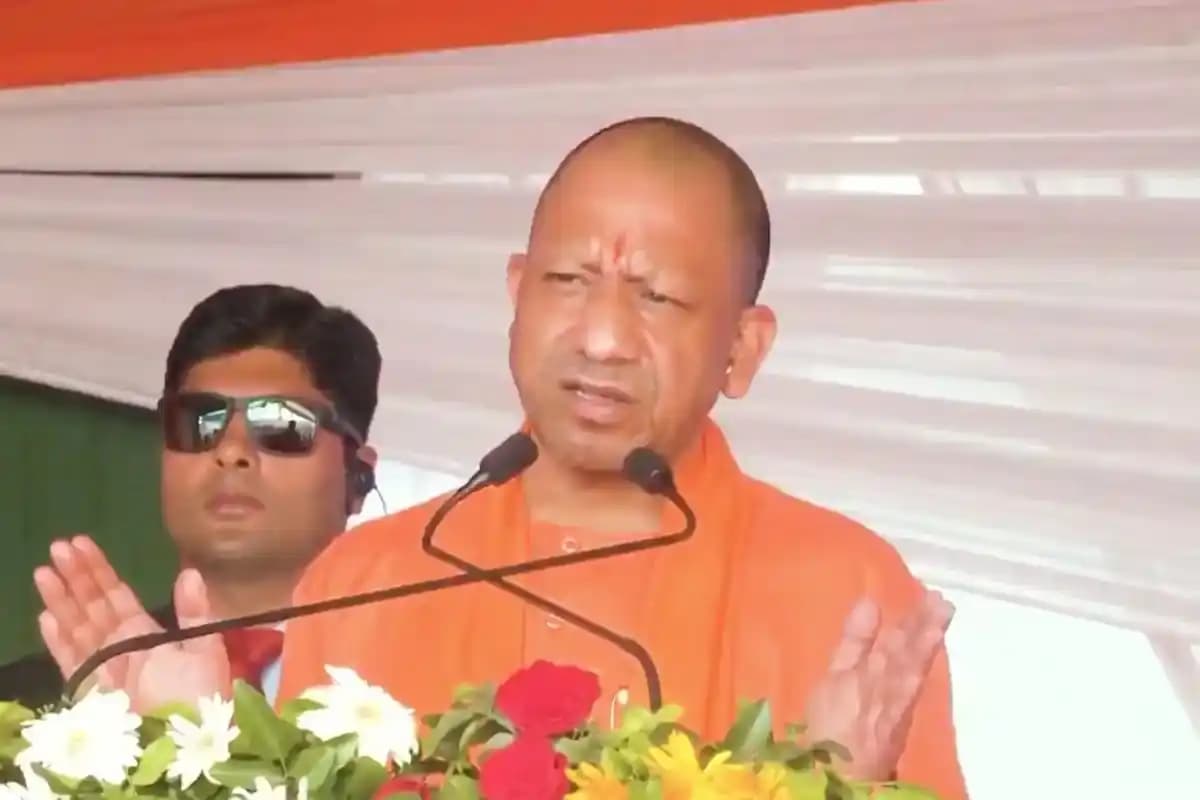 योगी सरकार का बड़ा फैसला: लखनऊ में तीन राज्यकर अधिकारी निलंबित