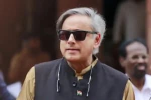 Shashi Tharoor: शशि थरूर ने कांग्रेस की रणनीतिक बैठक से गैरहाजिरी पर दी सफाई