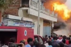Bhavnagar Fire Incident: अस्पताल परिसर में लगी भीषण आग, सभी मरीजों को सुरक्षित निकाला गया