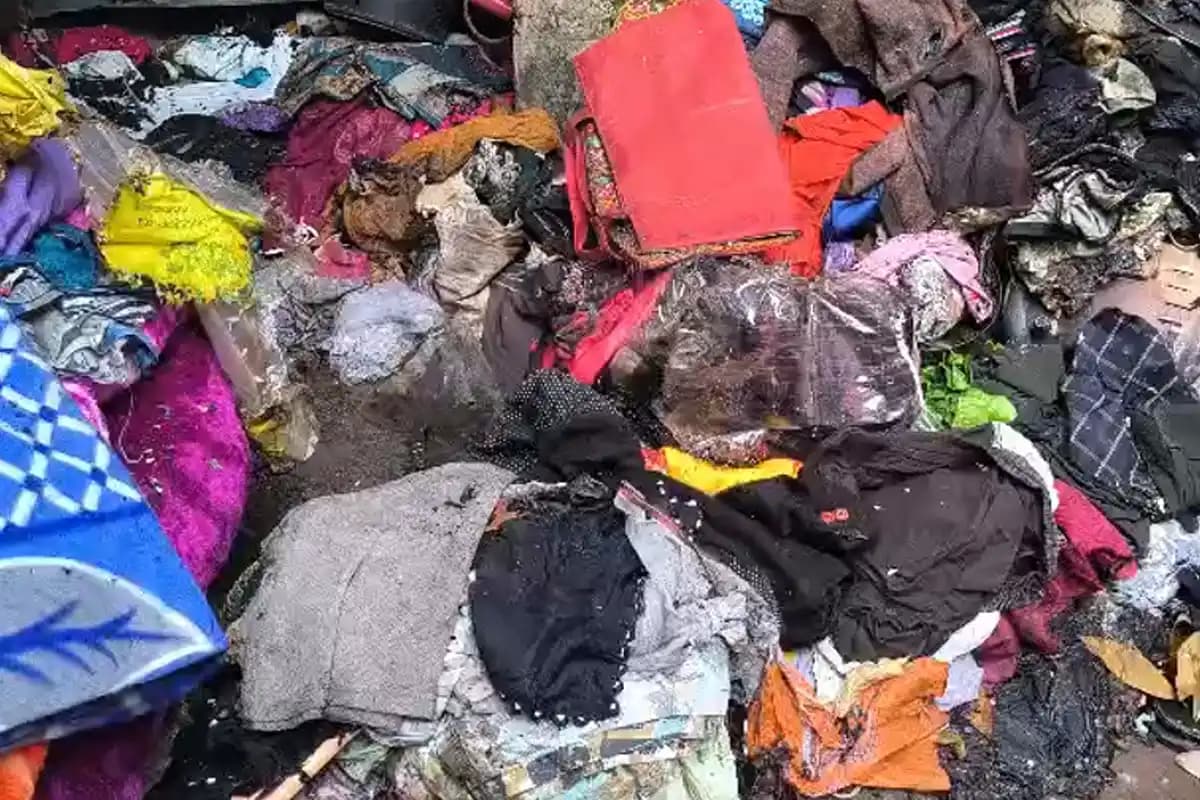 गोवाबागान बस्ती में शॉर्ट सर्किट से लगी भीषण आग, परिवार की सारी संपत्ति जलकर हुई राख