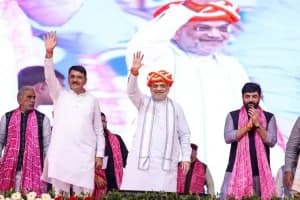 Amit Shah Banas Dairy: गुजरात में बायो सीएनजी प्लांट का उद्घाटन, किसानों की आय बढ़ाने की योजना