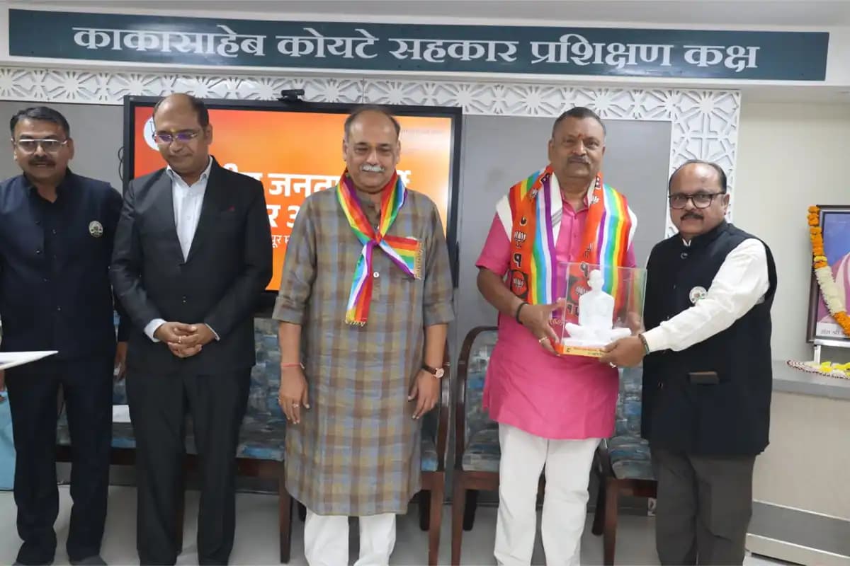 सहकारी पतसंस्था एमआईएस प्रणाली में सुधार की मांग, भाजपा आघाड़ी ने सौंपा निवेदन
