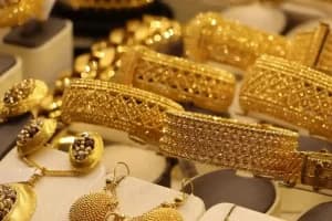 Gold Price Today: एक बार फिर गिरा सोने का भाव, खरीदारी से पहले चेक करें लेटेस्ट रेट