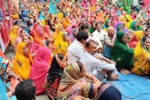 BLO Protection Protest: मुख्य निर्वाचन अधिकारी कार्यालय के सामने जोरदार प्रदर्शन, एसआईआर समय विस्तार की मांग