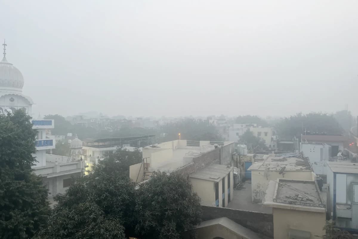 दिल्ली-एनसीआर में GRAP-IV लागू, स्कूल हाइब्रिड मोड में और निर्माण कार्य बंद