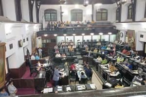 Kolkata Municipal Corporation Meeting: TMC और BJP पार्षदों में भाषायी मुद्दे पर हंगामा