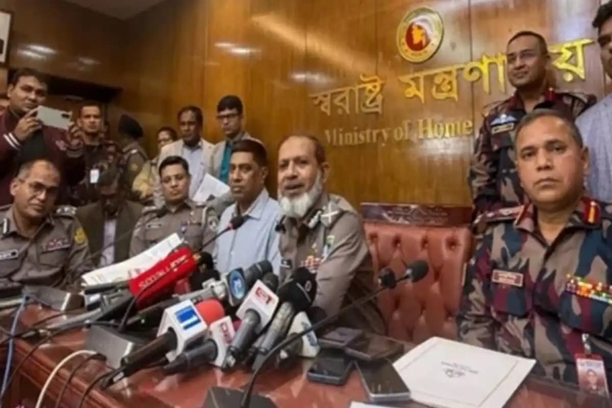बांग्लादेश में बिगड़ती कानून व्यवस्था: भीड़ हिंसा और प्रेस पर हमलों से बढ़ती चिंता
