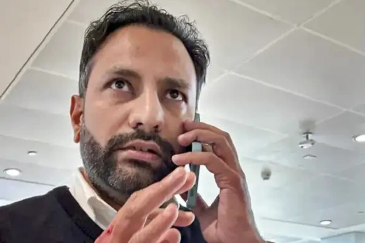 एयरपोर्ट पर यात्री के साथ मारपीट करने वाला पायलट वीरेंद्र सेजवाल गिरफ्तार