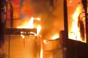West Bengal Birati Market Fire: बिराटी के यदुबाबू बाजार में भीषण आग से 189 दुकानें जलकर राख