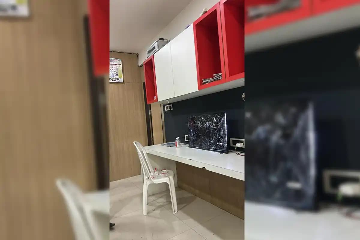 अजित पवार के नागपुर कार्यालय में कार्यकर्ताओं ने की तोड़फोड़, टिकट बिक्री के आरोप
