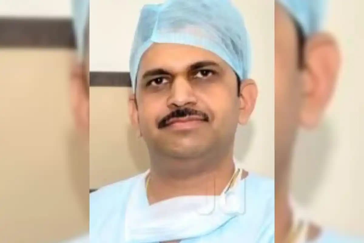 नागपुर के प्रसिद्ध न्यूरो सर्जन डॉ. चंद्रशेखर पाखमोडे के निधन पर मुख्यमंत्री देवेंद्र फडणवीस ने जताया गहरा शोक