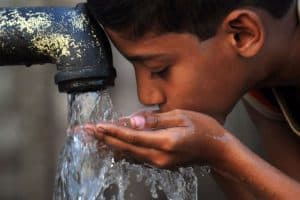 स्वच्छ शहर इंदौर में पानी बना जानलेवा
