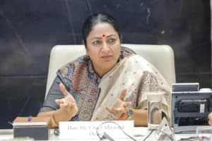 EWS Income Limit Increased: दिल्ली में निजी अस्पतालों में इलाज के लिए आय सीमा 5 लाख रुपये हुई