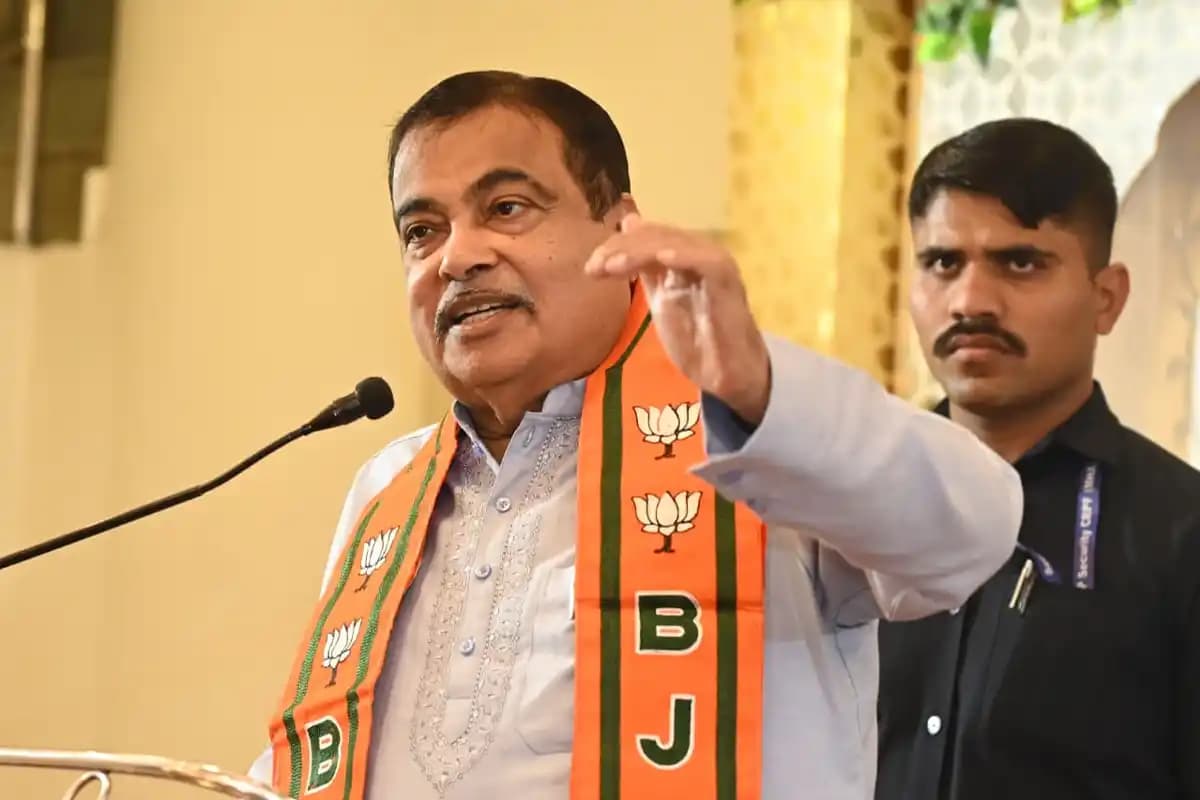नागपुर महानगरपालिका चुनाव: विकास की रफ्तार बनाए रखने के लिए गडकरी का आह्वान