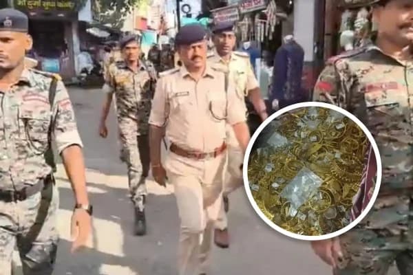 नागपुर में पार्टी पुलिस स्टेशन क्षेत्र में मिली सोने की तिजोरियां और अलमारी, पुलिस जांच में जुटी