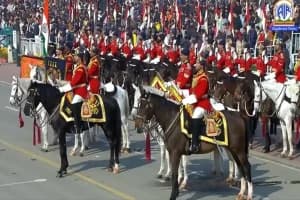 77th Republic Day: कर्तव्य पथ पर राष्ट्रपति मुर्मू ने फहराया तिरंगा, शुभांशु शुक्ला को मिला अशोक चक्र