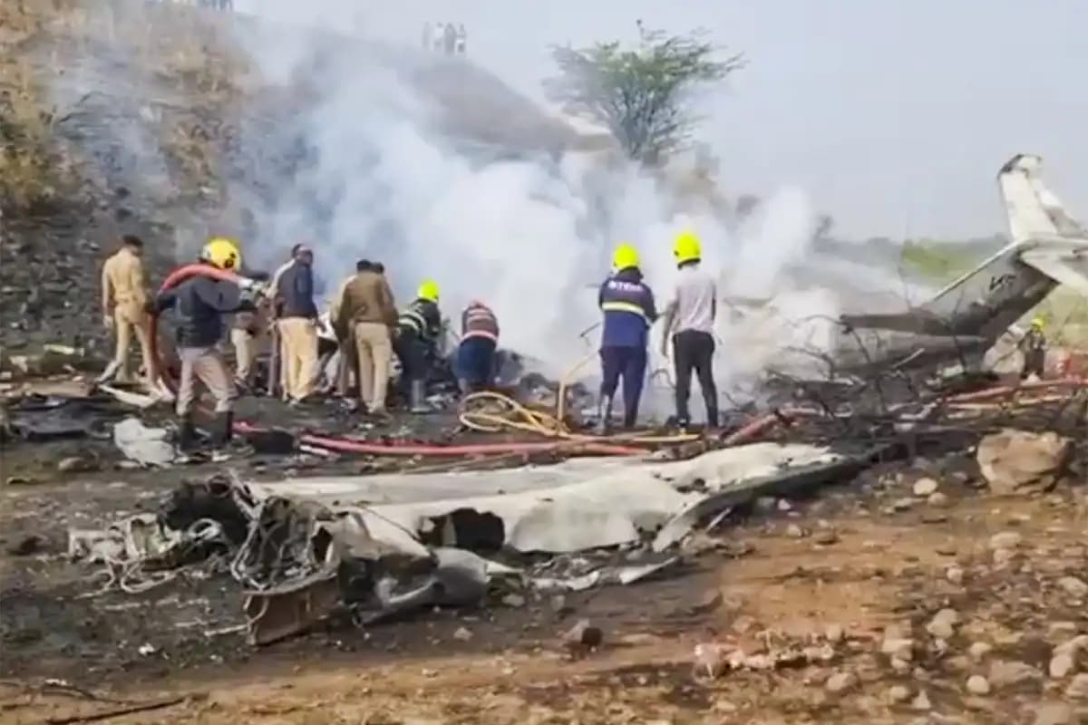 महाराष्ट्र में एक दिन की सरकारी छुट्टी और तीन दिन का शोक