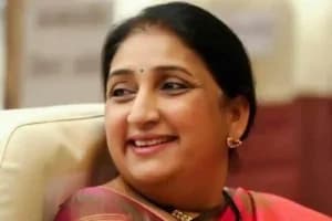 Dattaji Meghe death condolence Vidarbha: उपमुख्यमंत्री सुनेत्रा अजित पवार ने वरिष्ठ नेता दत्ताजी मेघे के निधन पर शोक जताया, विदर्भ के शिक्षा व चिकित्सा क्षेत्र में उनके योगदान को अतुलनीय बताया।
