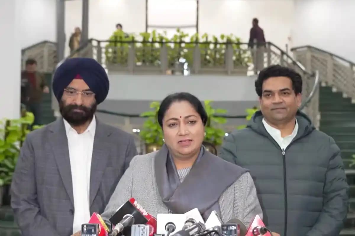 दिल्ली में राशन कार्ड धारकों को होली और दिवाली पर मिलेगा मुफ्त गैस सिलेंडर