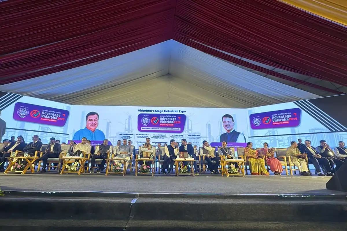 नागपुर में गडकरी और फडणवीस ने किया विदर्भ मेघा इंडस्ट्रियल एक्सपो का उद्घाटन