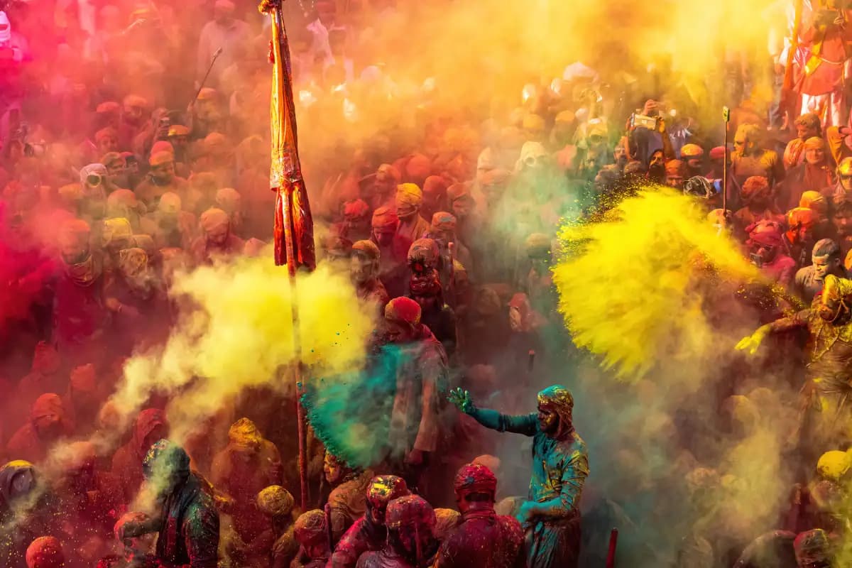 होली कब है…कब है होली? जानिए 3 या 4 मार्च कब होगी रंगों वाली होली