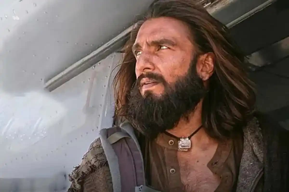 रणवीर सिंह ने माना धूरंधर की सफलता के बीच चाहिए शांति, कहा जीवन हो जाता है बहुत पागल