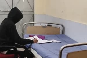 Inspirational, West Bengal Student Gives Physics Exam in Hospital: हॉस्पिटल में सेलाइन लेते हुए छात्र ने दी परीक्षा, बांकुड़ा की प्रेरक कहानी