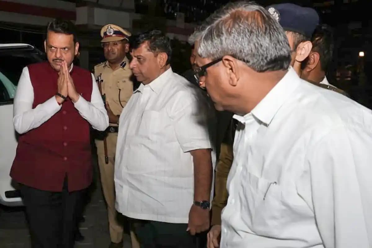 Nagpur: राऊळगाव विस्फोट के घायलों से मिले मुख्यमंत्री देवेंद्र फडणवीस, अस्पताल में ली उपचार की जानकारी