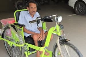 Bihar Gopalganj wheelchair distribution Makhanpur: मखनूपुर में दिव्यांगजनों को मिली नई उम्मीद, राजन पांडे की सेवा