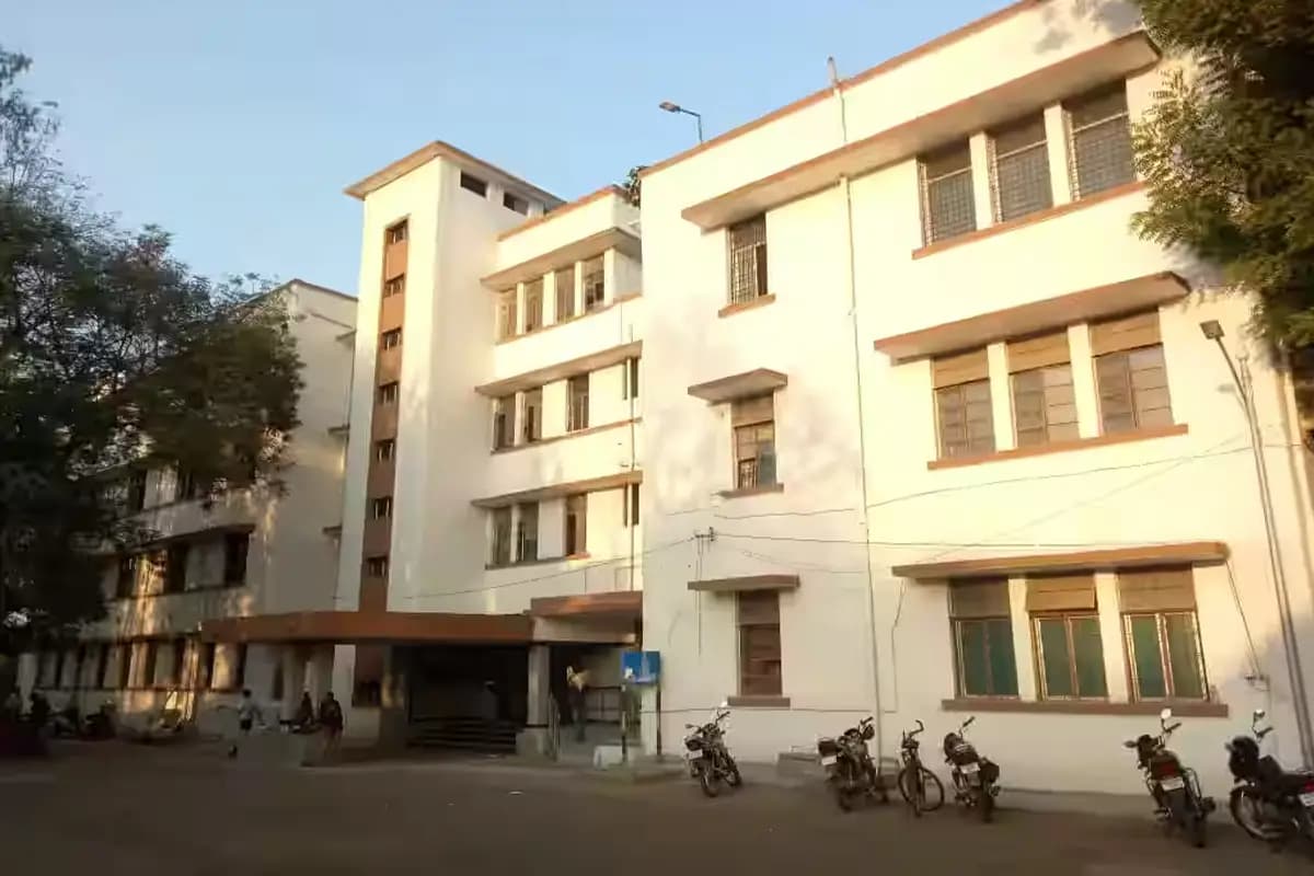 नागपुर के राज्य कामगार बीमा अस्पताल की खामियाँ विधानसभा में उठीं, मंत्री ने सुधार का दिया आश्वासन
