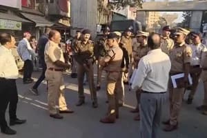 Yavatmal Grow Capital Fraud: महाराष्ट्र में ग्रो कैपीटल नाम की फर्जी कंपनी बनाकर लोगों को हर महीने 15 प्रतिशत ब्याज का लालच दिया गया और 7.43 करोड़ रुपये की ठगी की गई। पुलिस ने मामले में दो मुख्य आरोपियों को गिरफ्तार किया है।