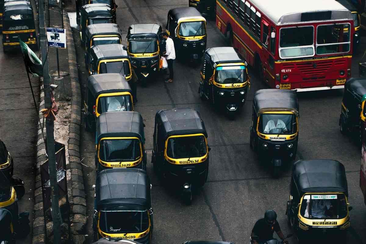 मुंबई/महाराष्ट्र में ऑटो परमिट बंद, पर ई-ऑटो को छूट? – चालक संघटना ने दी आंदोलन की चेतावनी