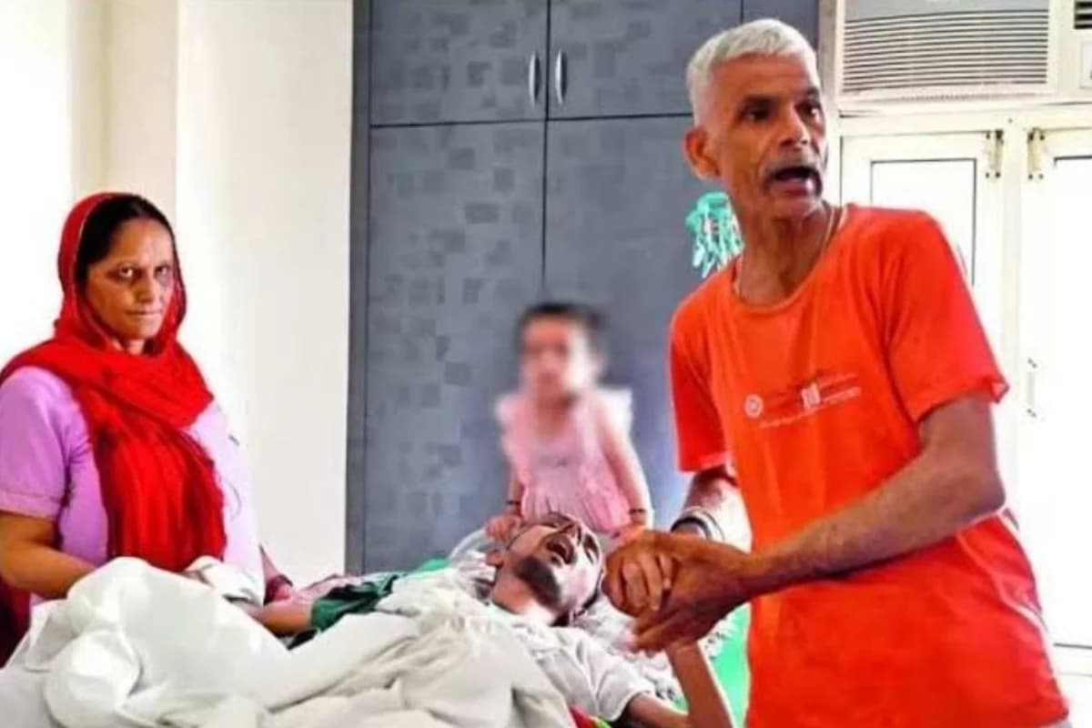 कुछ ही दिनों में हरीश को मिलेगी इच्छा मृत्यु, नम आंखों और भारी मन से बेटे को निहार रहा परिवार