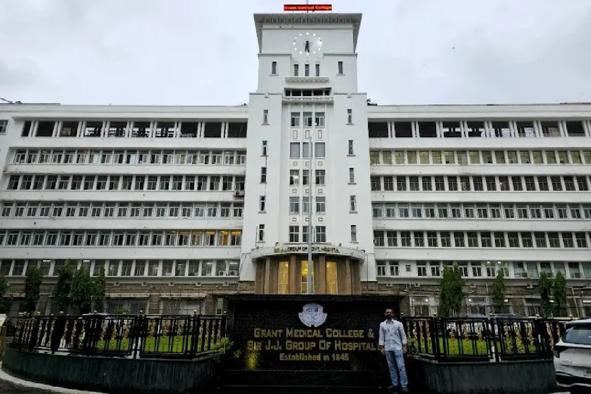 नागपुर और मुंबई के सरकारी मेडिकल कॉलेजों को स्वायत्तता देने के लिए उच्चस्तरीय समिति गठित, जयंत बांठिया बने अध्यक्ष