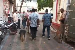 Park Street Post Office bomb scare Kolkata: कोलकाता के पार्क स्ट्रीट पोस्ट ऑफिस में बम की अफवाह से हड़कंप, डॉग स्क्वॉड की तलाशी में कोई संदिग्ध वस्तु नहीं मिली।