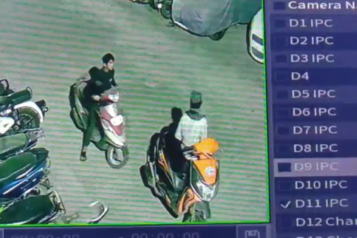 नागपुर के व्यंकटेश नगर में एक रात तीन दोपहिया वाहन चोरी, CCTV में कैद हुई वारदात