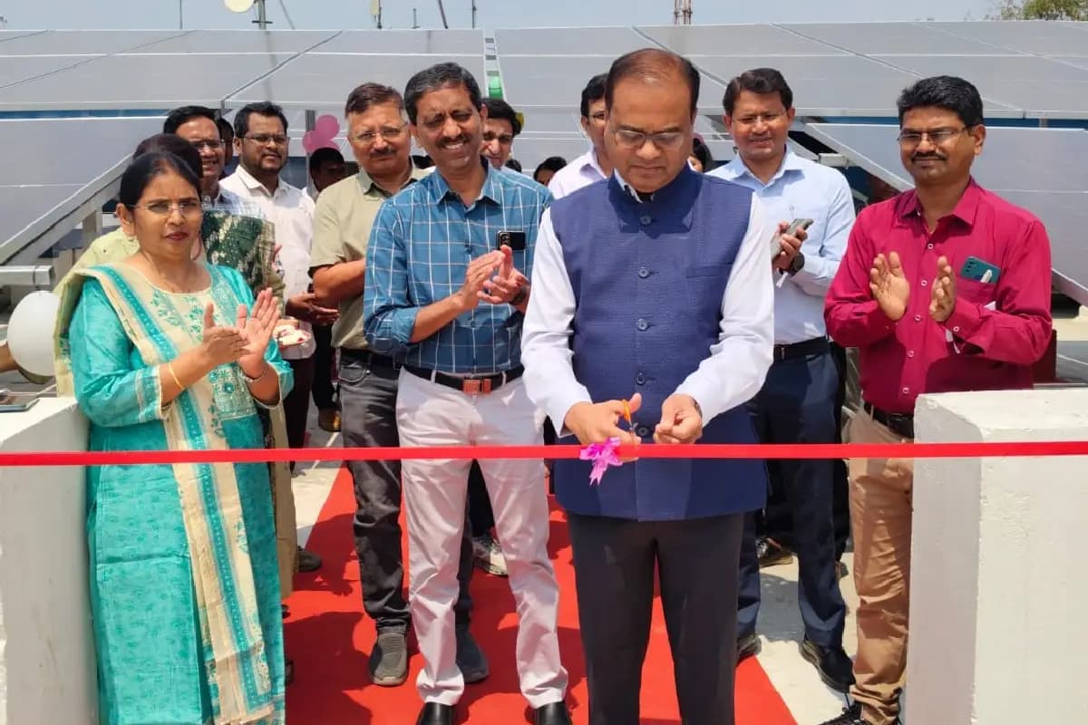 Nagpur News: अंबाझरी SLDC में 60 किलोवाट रूफटॉप सोलर प्रणाली शुरू, महापारेषण ने हरित ऊर्जा की दिशा में उठाया ठोस कदम